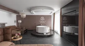 Panorama-27 Jacuzzi Apartment by LIUKSAI - Image 2