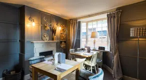 Greyhound Inn Wilton - Image 3