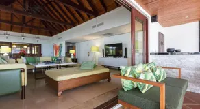 Miskawaan Beachfront Villas - Image 5