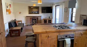 Large, 3 Floors, Sleeps 16, 4 Baths, 5 Parking, Semi rural Leicester - Image 3