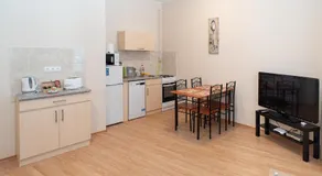Elena Apart - Image 3