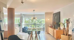 Lindo apartamento na rua do Shopping da Gávea com vaga - Image 5