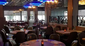 New Ocean Paradise Hotel - Image 4