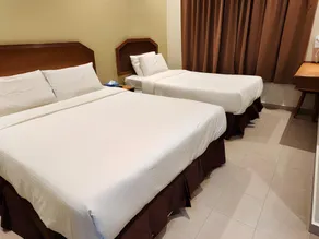 Eighteen Guesthouse - Image 5