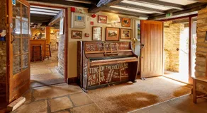 The Crown Inn, Church Enstone - Image 4