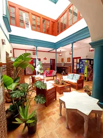 Vivian's Guest House Auto Check-in - Image 2