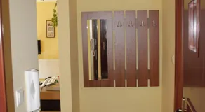 Lakeview Apartment - Image 5