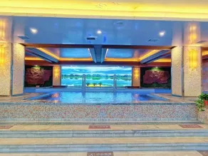 Runhe Hot Spring Hotel - Image 5