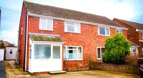 Oxfordshire base 4 bedroom with parking - Image 5