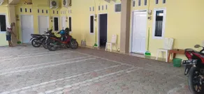 RedDoorz Syariah near Transmart Tegal - Image 3