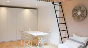 Charming house in Montreuil with terrace - Image 4