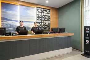 Rezen Select Hotel Chengdu Chunxi Road Taikoo Li - Image 5