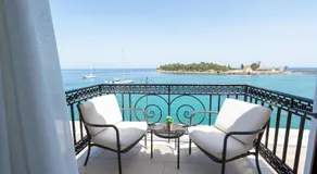 La Boheme Hotel - Image 3