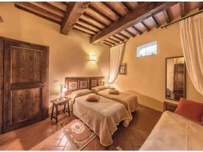 Apartment in Tuscany with Pool & Garden - Image 2