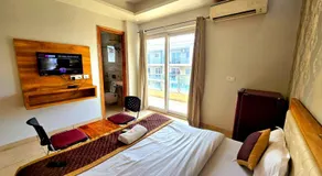 Luxury room with attach balcony - Image 2