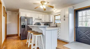 ‘Shady Point Retreat’ w/ Hot Tub & Pickleball! - Image 4