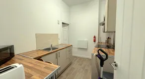 City Centre Bury Stay - Modern 3 Beds, 2BR - Image 3