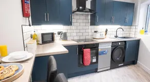 Modern 3B Home, ideal For Families and Contrators! - Image 4