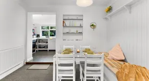 Colchester garden retreat - Entire house, Ensuite & Parking - Image 4