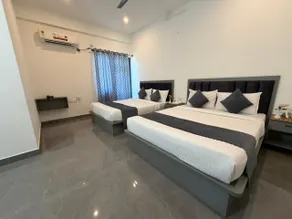 THE REEF LOUNGE - Image 2