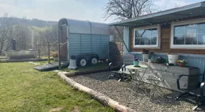 Belan Bluebell Woods Shepherds Hut - Image 5