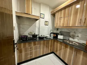 Hustle - Two Bed Appartment with Hall & Kitchen - Image 4