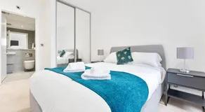 Sophisticated 2 Bedroom apartment in Solihull NEC - Image 2