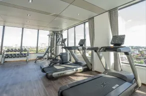 Stylish 2BR with Pool&Sauna - Image 4
