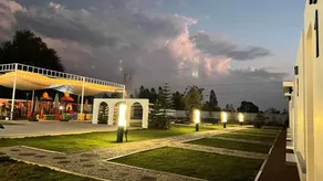 Green white Resort & Cafe - Image 2
