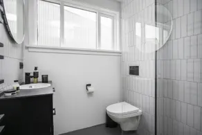 AVA Stylish & Modern 2 bedroom apartment downtown3 - Image 3
