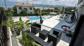 Aqualux Luxury - Image 3