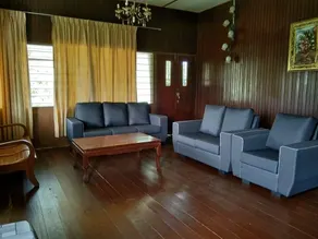 Villa Izzahrah Large Traditional  Homestay - Image 3