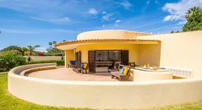 Villa con barbecue, giardino e piscina privata - Image 4