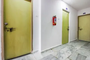OYO 67445 Ht Guest House - Image 4