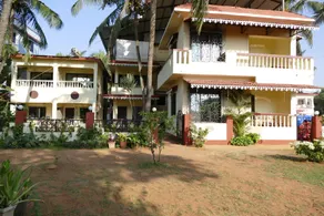 SHANU'S SEASIDE INN - A Family-Run Guesthouse just 100 metres from Candolim Beach - Image 5