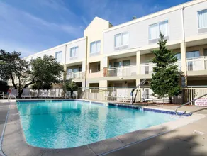 Merriam Park Inn - Image 5