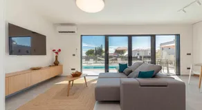 Chandra villa, stylish seaside stay with private salt 10 m pool - Image 2
