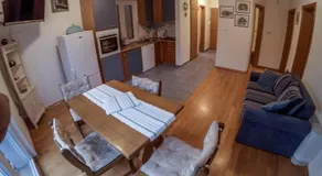 Apartments Car - Image 2
