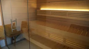 De Brittenburg 4-persoons, finse sauna, hottub, sunshower, grote zonnige omheinde tuin, wifi en huisdier vriendelijk - Image 4