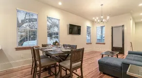 Fabulous Cottages with City Views - Image 2