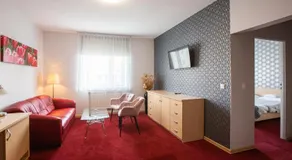 HOTEL ŁABĘDY i Hostel Łabędy - Image 2