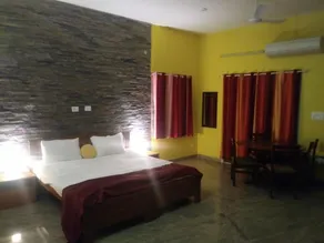 ROYALE ACHAYA - Image 3