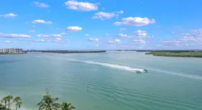 Charmant appartement en copropriété adapté aux familles avec piscine chauffée, jacuzzi et barbecue | Vue plage | À côté de la plage - Image 4