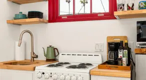 Artsy Venice Beach Canals Studio w/Rooftop & Sauna - Image 5