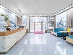 ShanHe Holiday Hotel - Image 4