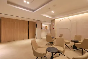 Glam Hotel - Image 2