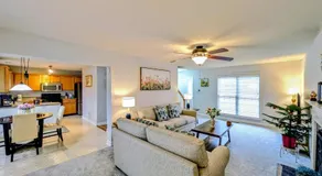 Double Room The Sunlit Serene in Cary Near RTP RDU Apex - Image 2