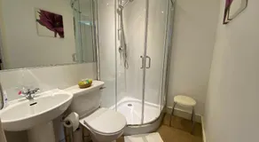 The Royal Crown Guest House - Image 2