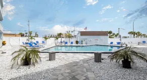 Mariners Cove 414 - Ocean View Studio Steps From The Beach! - Image 3