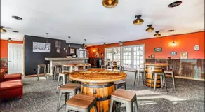 Snow Chasers Lodge - Image 2